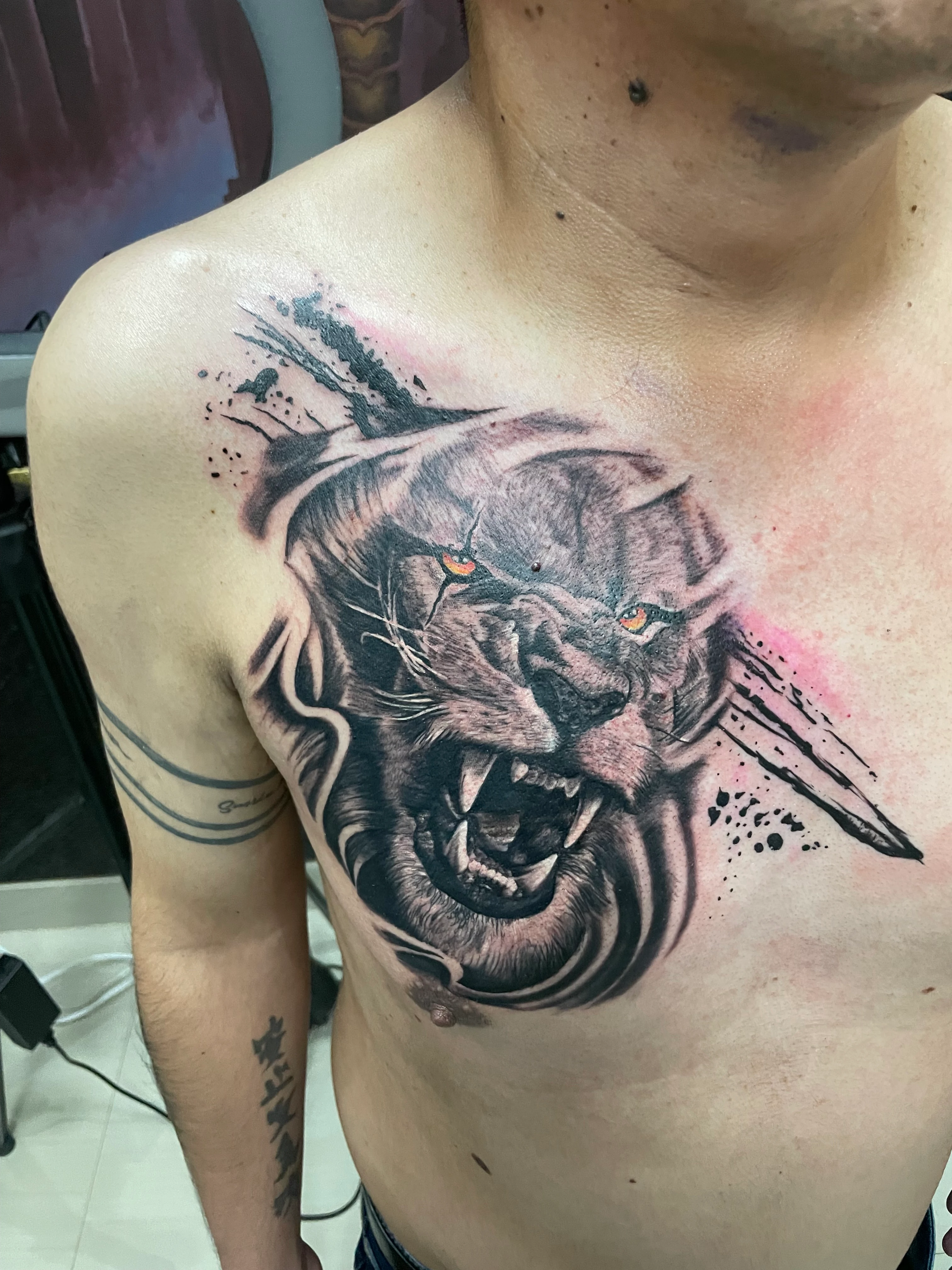 Tatuaje hiperrealista de rostros - Vlad Studio